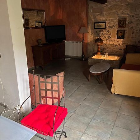 La Maison Sur La Place エーグ・モルト エクステリア 写真