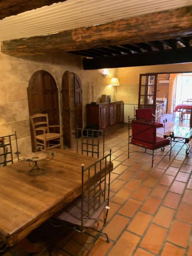 La Maison Sur La Place エーグ・モルト エクステリア 写真