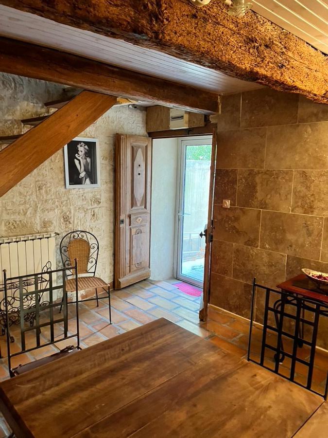 La Maison Sur La Place エーグ・モルト エクステリア 写真