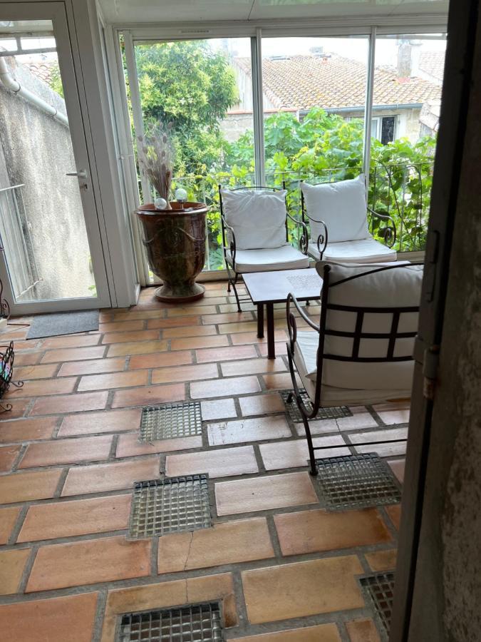 La Maison Sur La Place エーグ・モルト エクステリア 写真